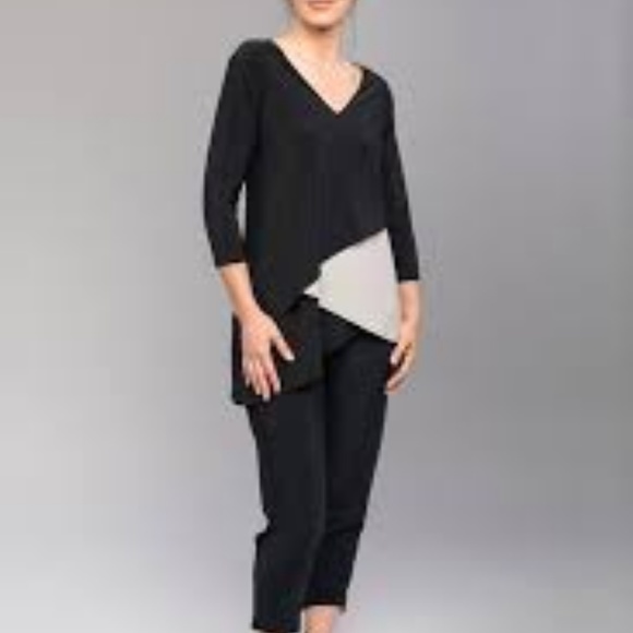 SYMPLI Colorblock Matrix Layer 3/4 Sleeve Top - Picture 2 of 2